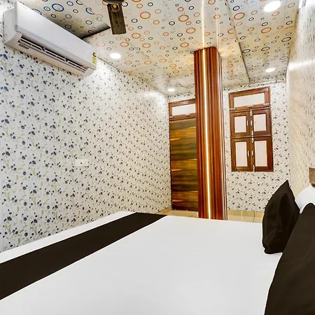 Hotel O Nangloi Residency